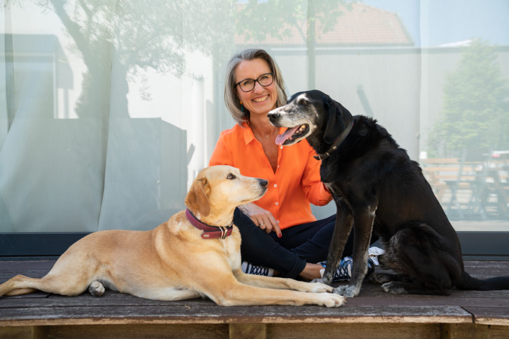 Alexandra Haring mit Hunden